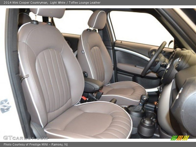 Light White / Toffee Lounge Leather 2014 Mini Cooper Countryman