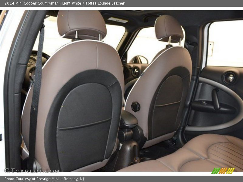 Light White / Toffee Lounge Leather 2014 Mini Cooper Countryman