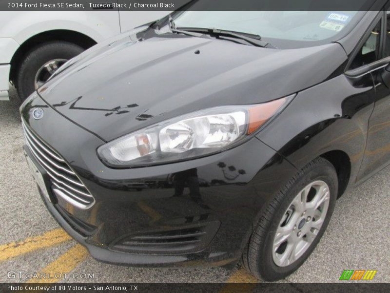Tuxedo Black / Charcoal Black 2014 Ford Fiesta SE Sedan