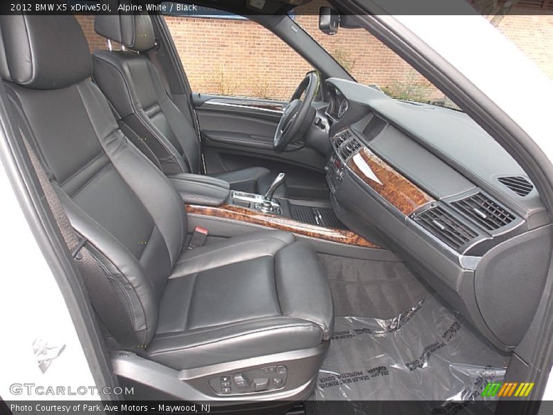 Alpine White / Black 2012 BMW X5 xDrive50i