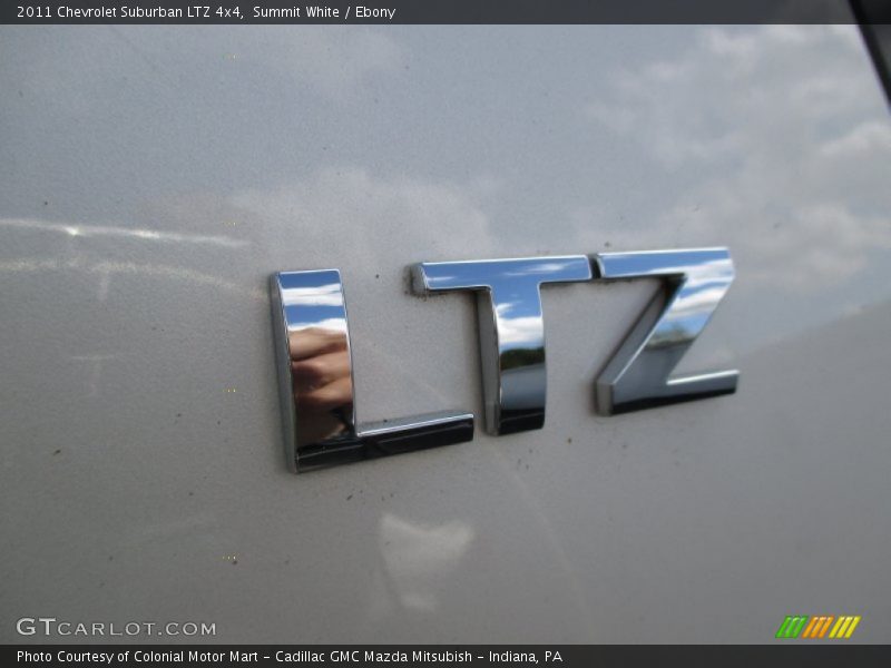 Summit White / Ebony 2011 Chevrolet Suburban LTZ 4x4