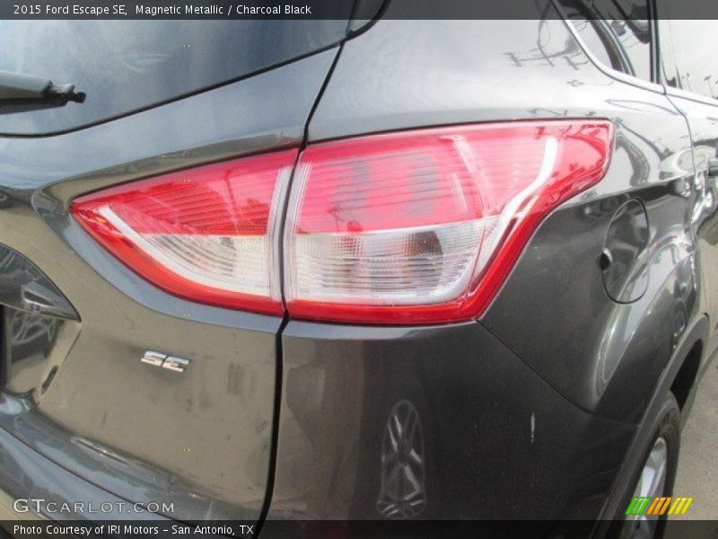Magnetic Metallic / Charcoal Black 2015 Ford Escape SE