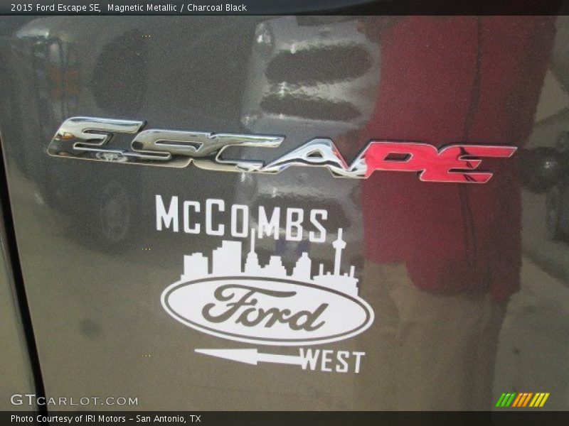 Magnetic Metallic / Charcoal Black 2015 Ford Escape SE