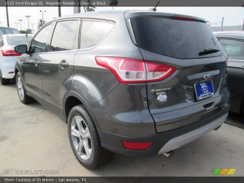Magnetic Metallic / Charcoal Black 2015 Ford Escape SE