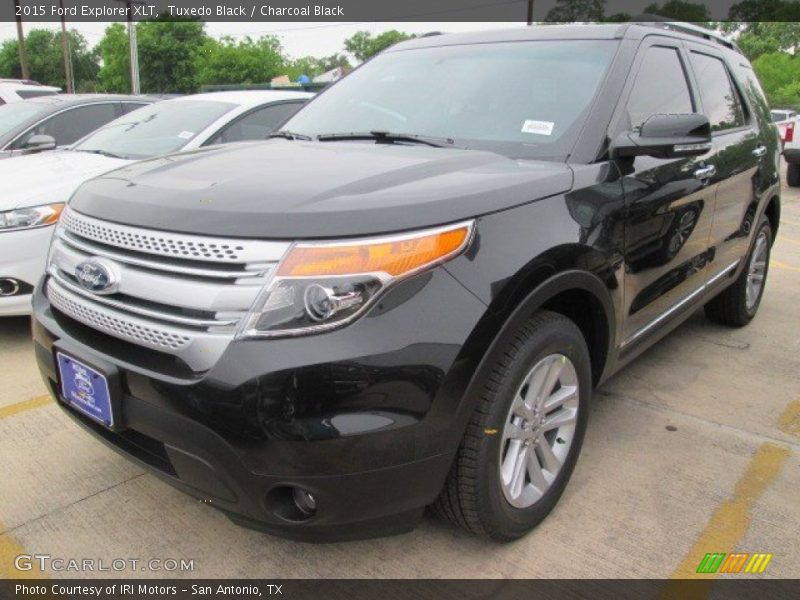 Tuxedo Black / Charcoal Black 2015 Ford Explorer XLT