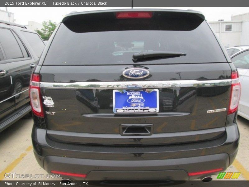 Tuxedo Black / Charcoal Black 2015 Ford Explorer XLT