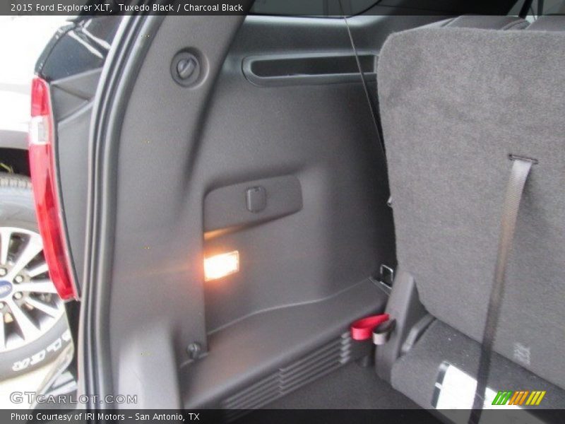 Tuxedo Black / Charcoal Black 2015 Ford Explorer XLT