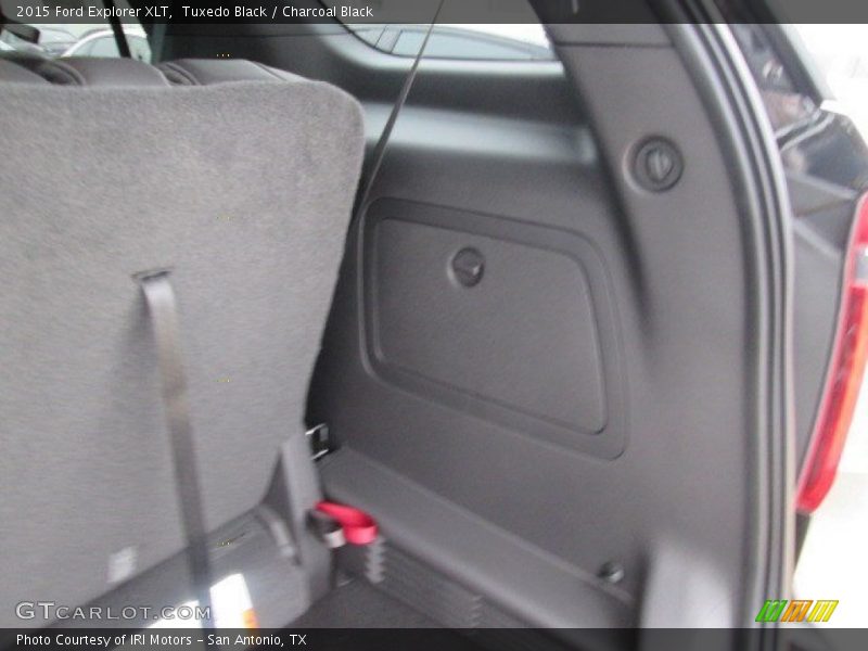 Tuxedo Black / Charcoal Black 2015 Ford Explorer XLT