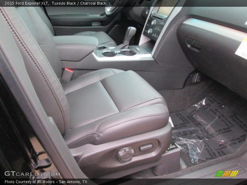 Tuxedo Black / Charcoal Black 2015 Ford Explorer XLT