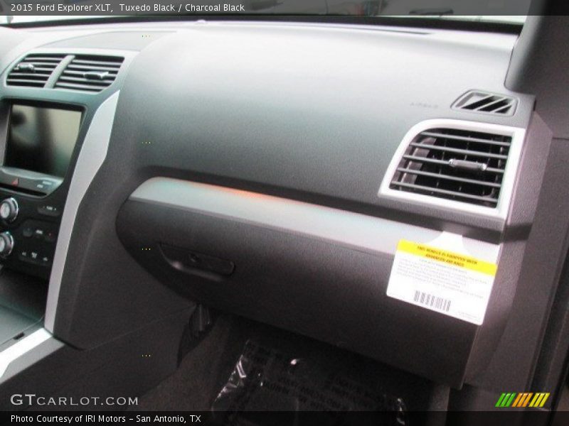 Tuxedo Black / Charcoal Black 2015 Ford Explorer XLT