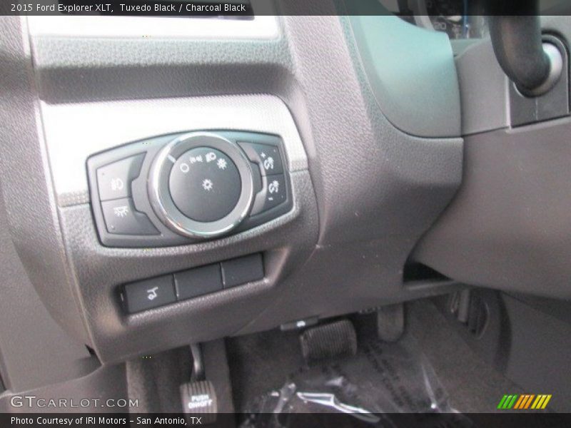 Tuxedo Black / Charcoal Black 2015 Ford Explorer XLT