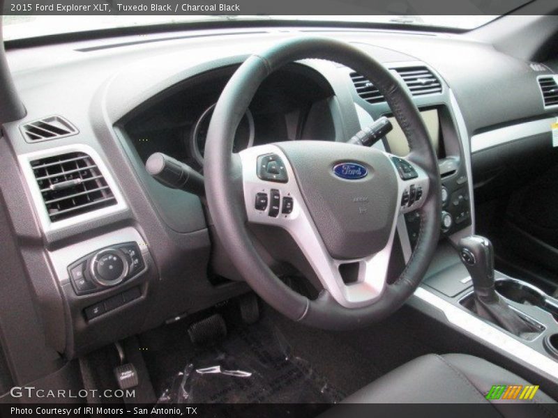 Tuxedo Black / Charcoal Black 2015 Ford Explorer XLT
