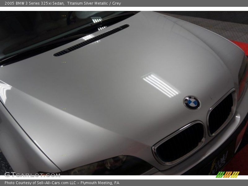 Titanium Silver Metallic / Grey 2005 BMW 3 Series 325xi Sedan