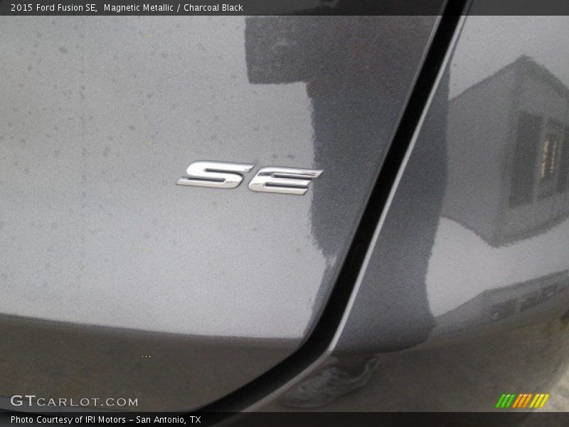 Magnetic Metallic / Charcoal Black 2015 Ford Fusion SE