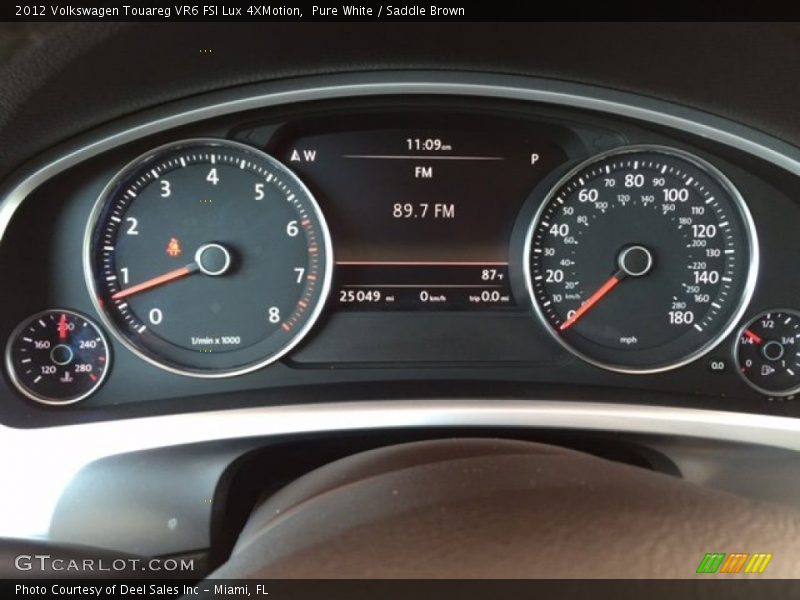 Pure White / Saddle Brown 2012 Volkswagen Touareg VR6 FSI Lux 4XMotion