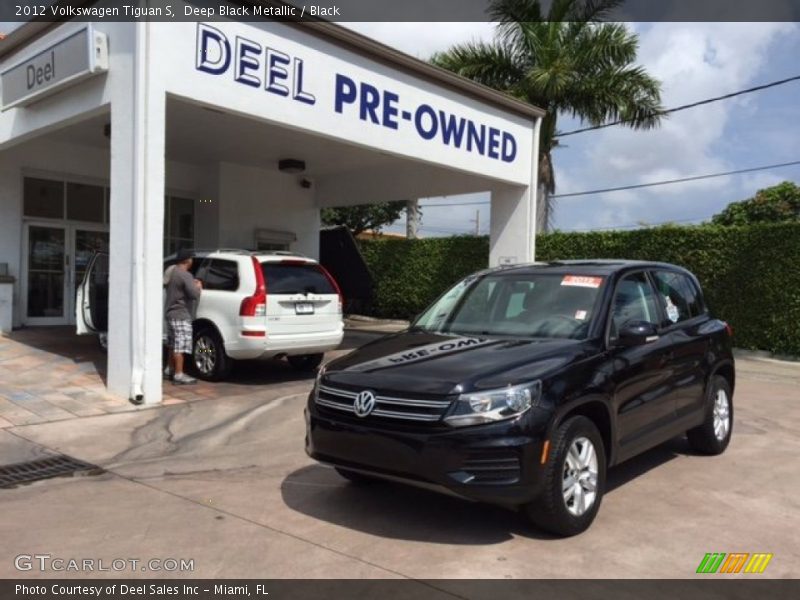 Deep Black Metallic / Black 2012 Volkswagen Tiguan S