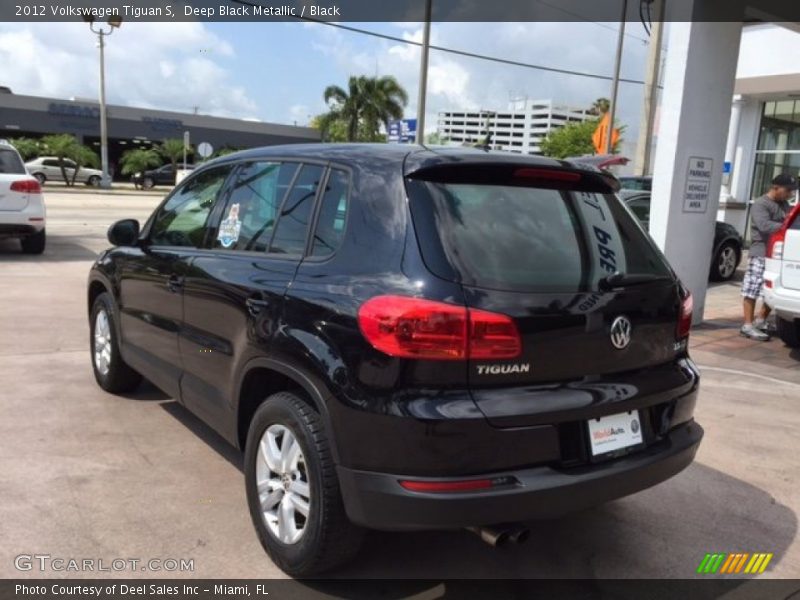 Deep Black Metallic / Black 2012 Volkswagen Tiguan S