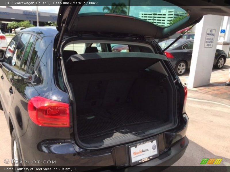 Deep Black Metallic / Black 2012 Volkswagen Tiguan S