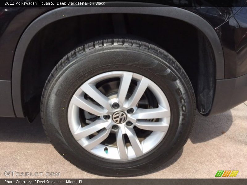 Deep Black Metallic / Black 2012 Volkswagen Tiguan S
