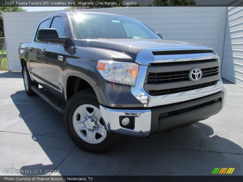 Front 3/4 View of 2015 Tundra SR5 CrewMax 4x4