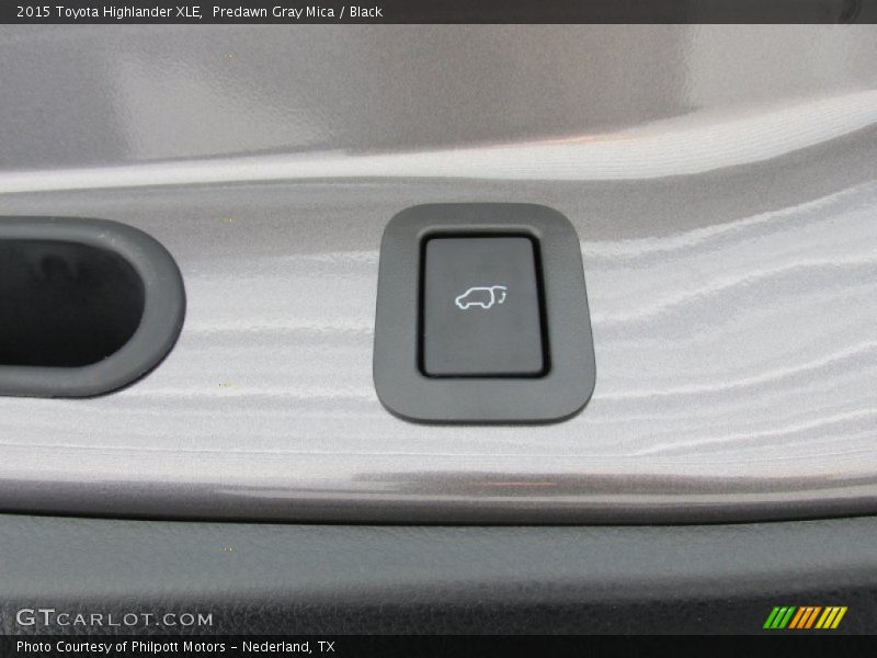 Predawn Gray Mica / Black 2015 Toyota Highlander XLE