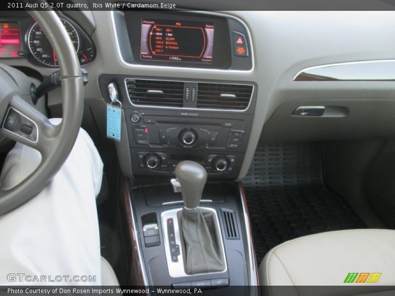 Ibis White / Cardamom Beige 2011 Audi Q5 2.0T quattro