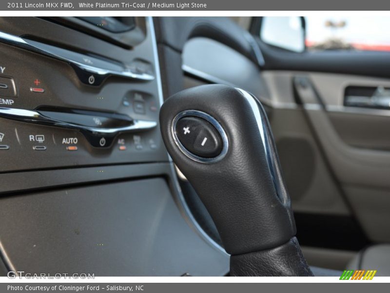 White Platinum Tri-Coat / Medium Light Stone 2011 Lincoln MKX FWD