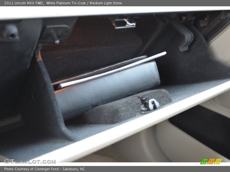 White Platinum Tri-Coat / Medium Light Stone 2011 Lincoln MKX FWD