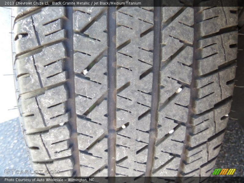 Black Granite Metallic / Jet Black/Medium Titanium 2013 Chevrolet Cruze LS
