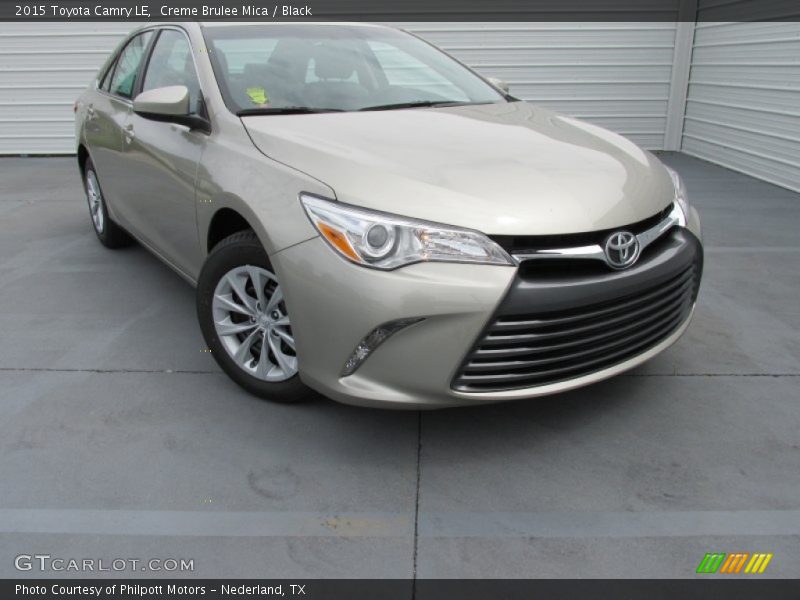 Front 3/4 View of 2015 Camry LE