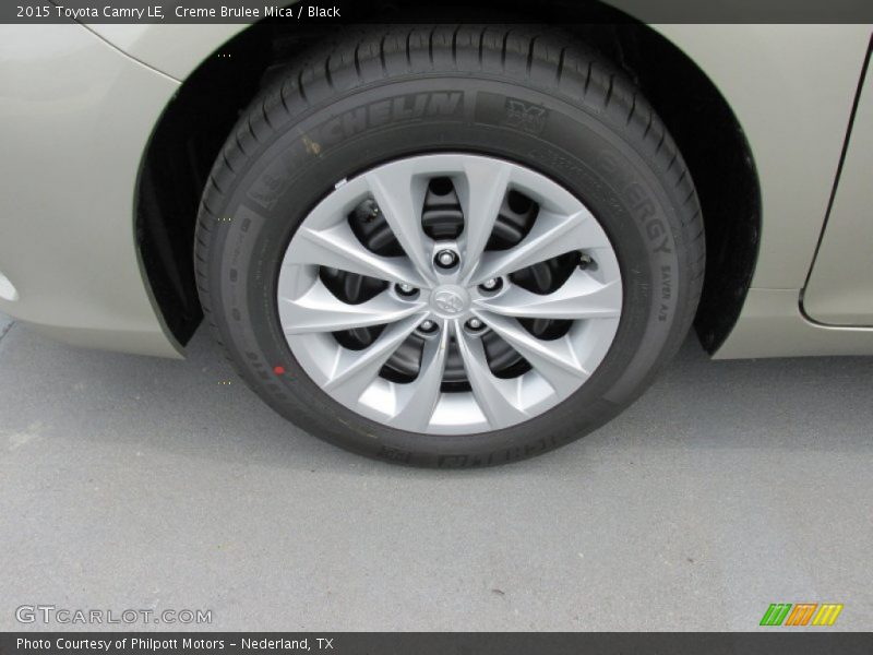 Creme Brulee Mica / Black 2015 Toyota Camry LE