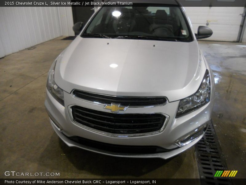 Silver Ice Metallic / Jet Black/Medium Titanium 2015 Chevrolet Cruze L