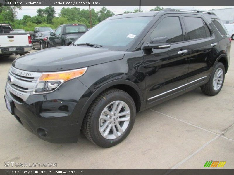 Tuxedo Black / Charcoal Black 2015 Ford Explorer XLT