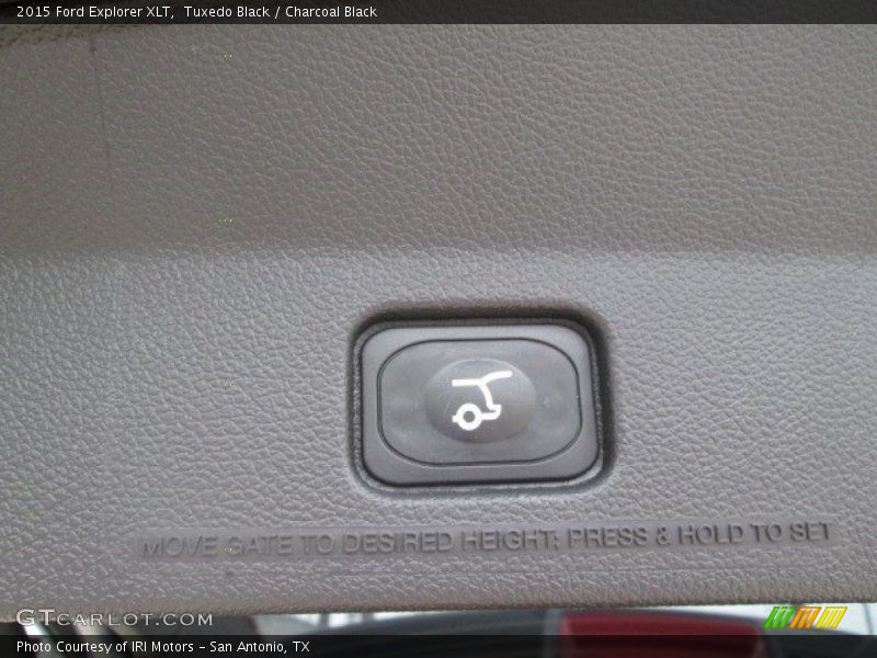 Tuxedo Black / Charcoal Black 2015 Ford Explorer XLT