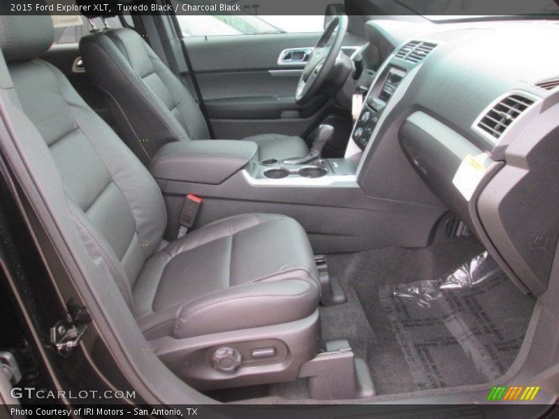 Tuxedo Black / Charcoal Black 2015 Ford Explorer XLT