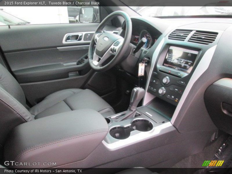 Tuxedo Black / Charcoal Black 2015 Ford Explorer XLT