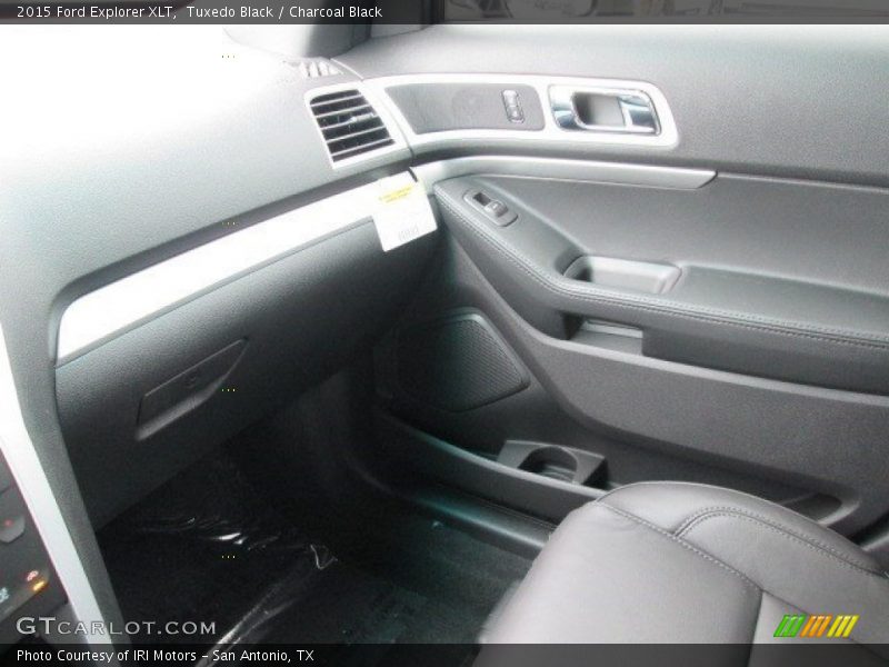 Tuxedo Black / Charcoal Black 2015 Ford Explorer XLT
