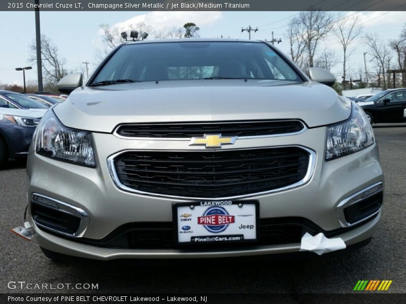 Champagne Silver Metallic / Jet Black/Medium Titanium 2015 Chevrolet Cruze LT