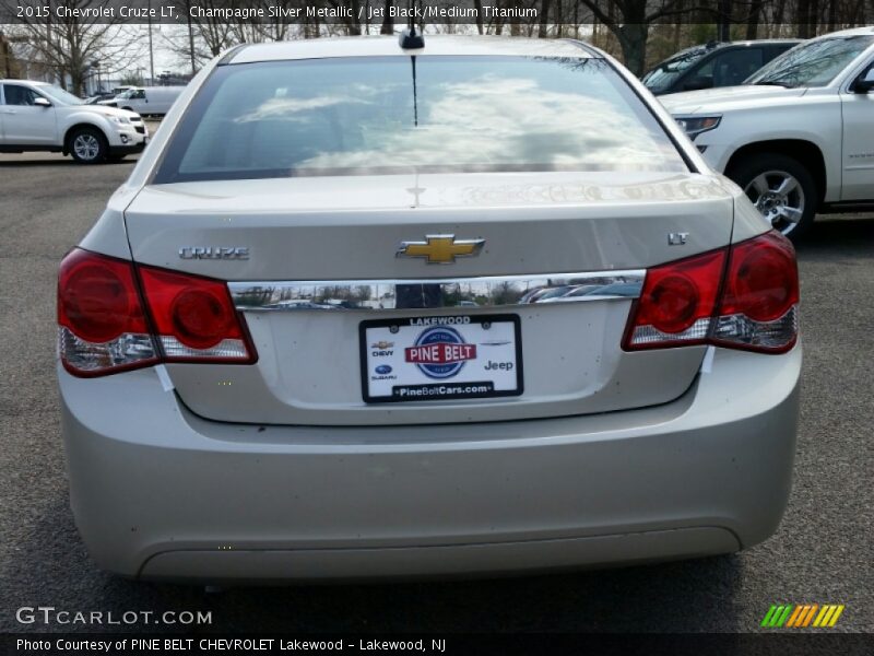 Champagne Silver Metallic / Jet Black/Medium Titanium 2015 Chevrolet Cruze LT