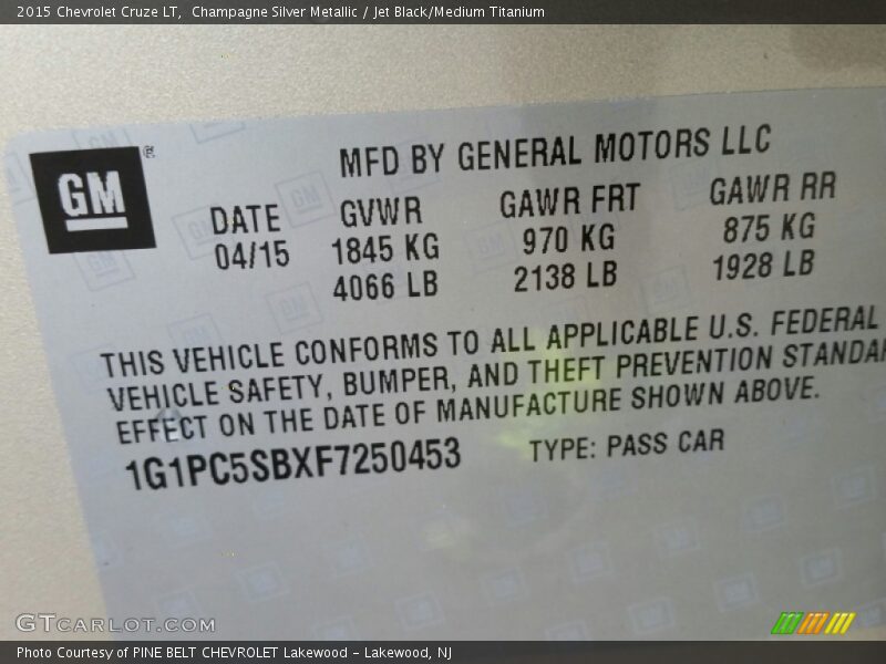 Champagne Silver Metallic / Jet Black/Medium Titanium 2015 Chevrolet Cruze LT