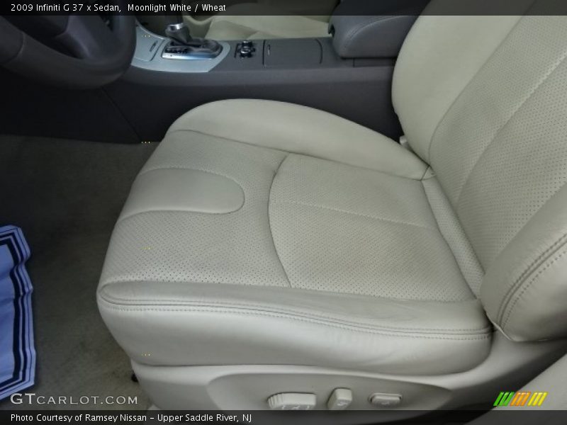 Moonlight White / Wheat 2009 Infiniti G 37 x Sedan