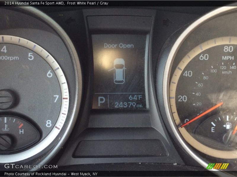 Frost White Pearl / Gray 2014 Hyundai Santa Fe Sport AWD