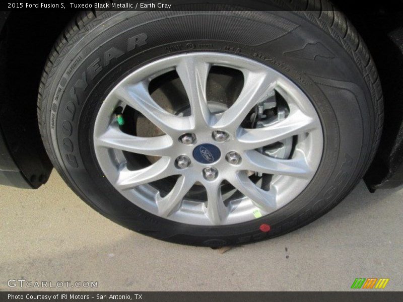 Tuxedo Black Metallic / Earth Gray 2015 Ford Fusion S