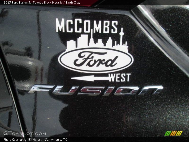 Tuxedo Black Metallic / Earth Gray 2015 Ford Fusion S
