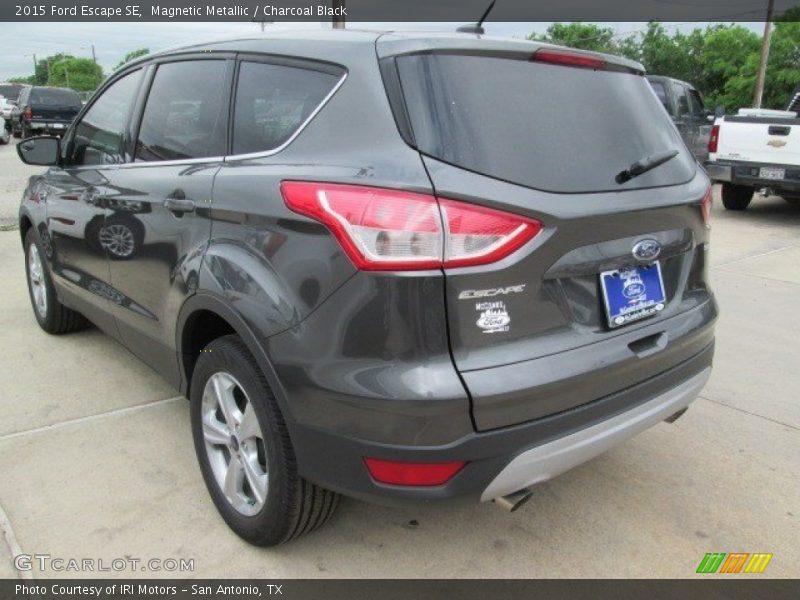 Magnetic Metallic / Charcoal Black 2015 Ford Escape SE