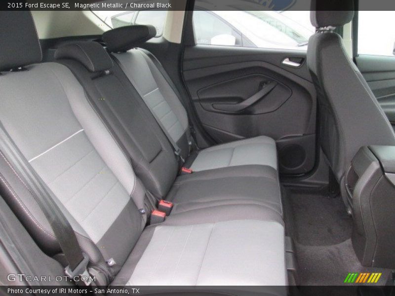 Magnetic Metallic / Charcoal Black 2015 Ford Escape SE