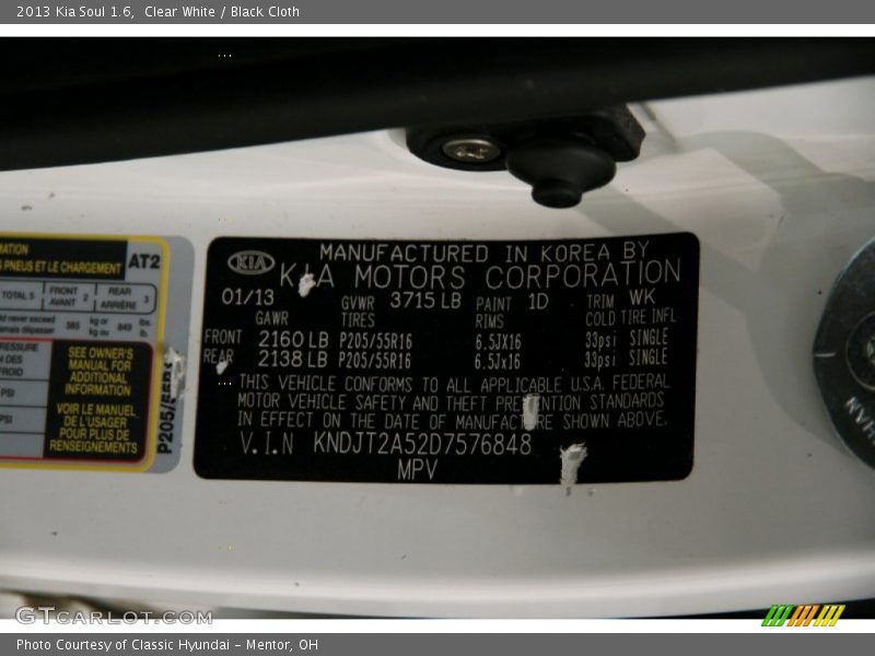 Clear White / Black Cloth 2013 Kia Soul 1.6