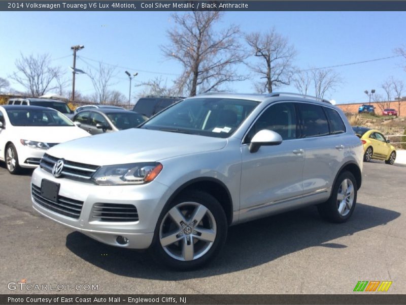 Front 3/4 View of 2014 Touareg V6 Lux 4Motion