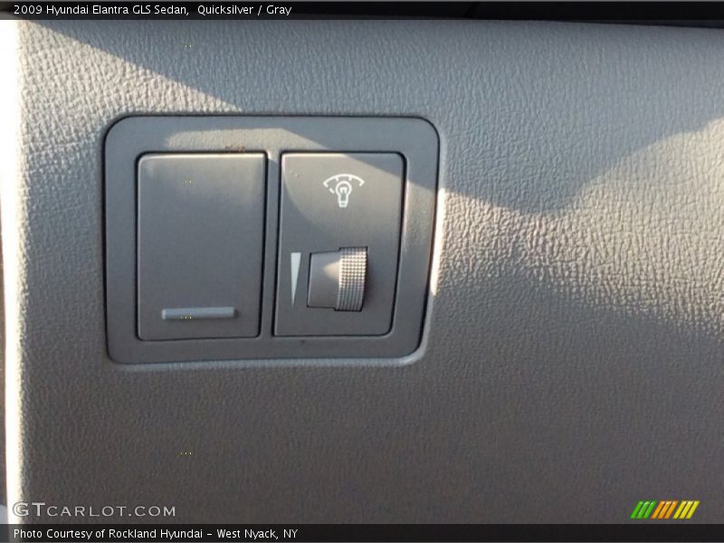 Quicksilver / Gray 2009 Hyundai Elantra GLS Sedan