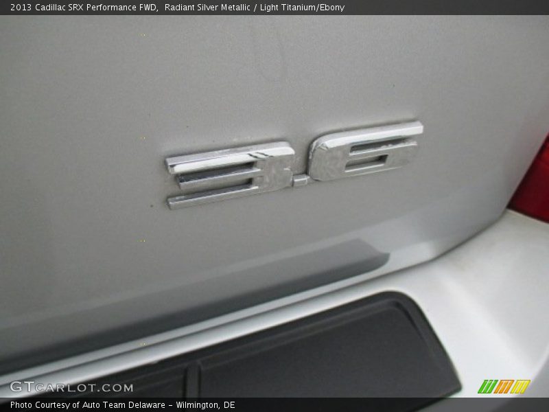 Radiant Silver Metallic / Light Titanium/Ebony 2013 Cadillac SRX Performance FWD